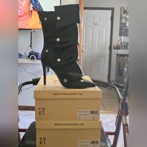 Yoki Black Pointed Stiletto Button-Accent Ankle Boots